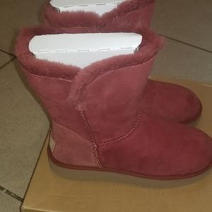 W Classic Cuff short Box has some damage